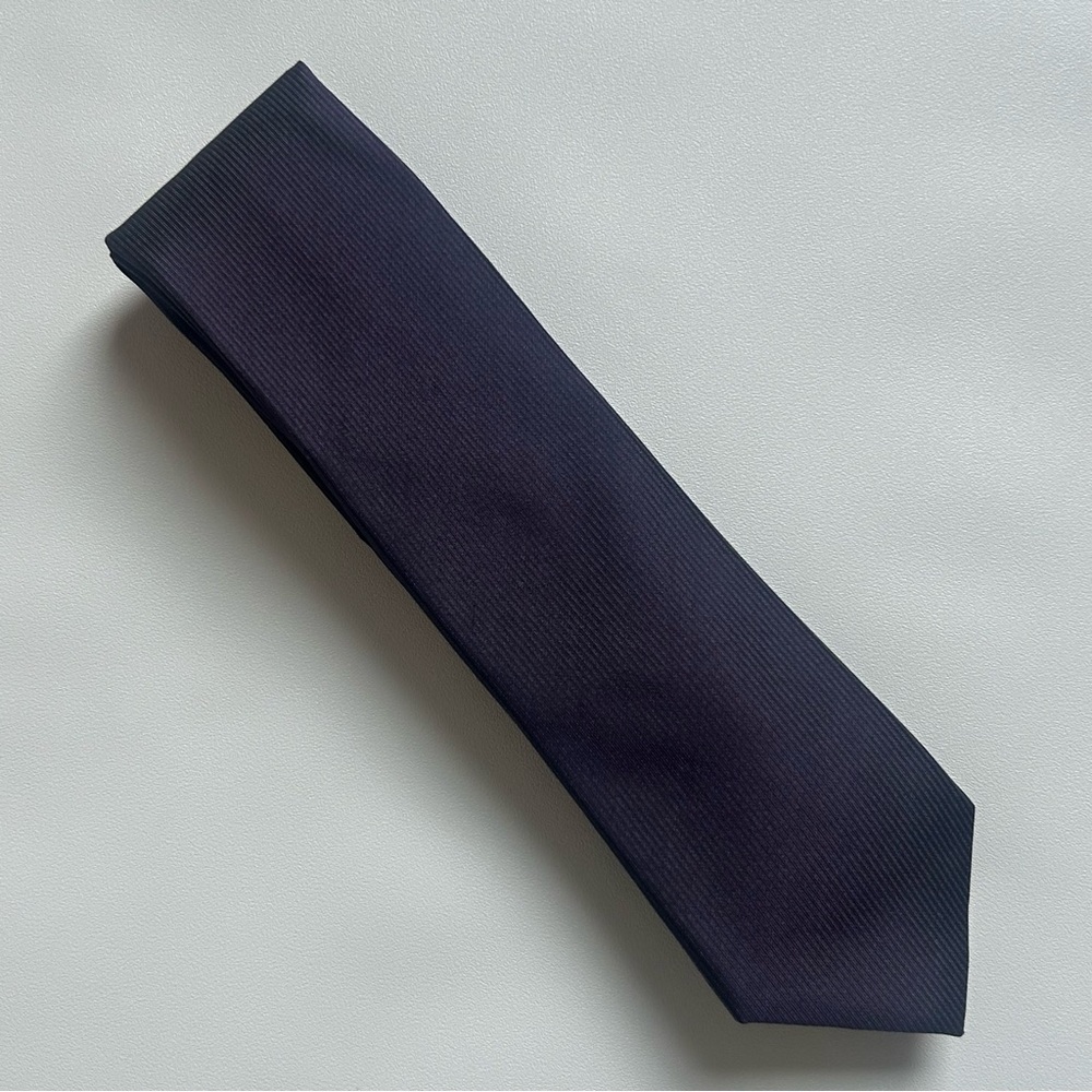 DKNY Black Silk Tie 3” Modern Slim Iridescent Purple Blue Sheen